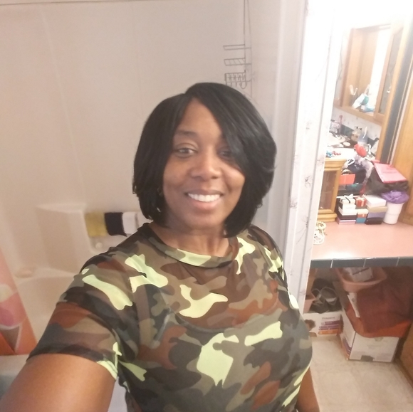 Meet your Posher, Timiko - Picture 1 of 1